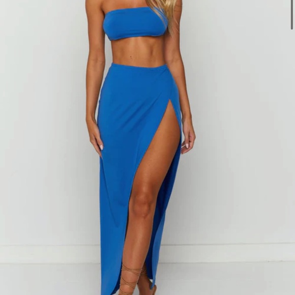 Beginning boutique mid skirt and bandeau top set size bottoms size 6 top size 4 - Picture 1 of 6